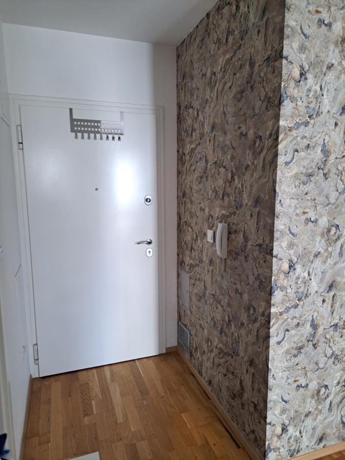 Mariposa, Apartment With Balcony, Private Parking In The Garage, Near The Biggest Shopping Center Mall Of Split Kültér fotó
