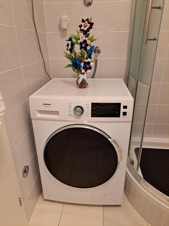 Mariposa, Apartment With Balcony, Private Parking In The Garage, Near The Biggest Shopping Center Mall Of Split Kültér fotó