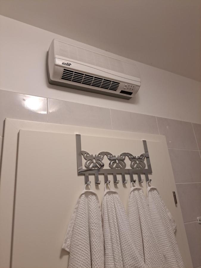 Mariposa, Apartment With Balcony, Private Parking In The Garage, Near The Biggest Shopping Center Mall Of Split Kültér fotó